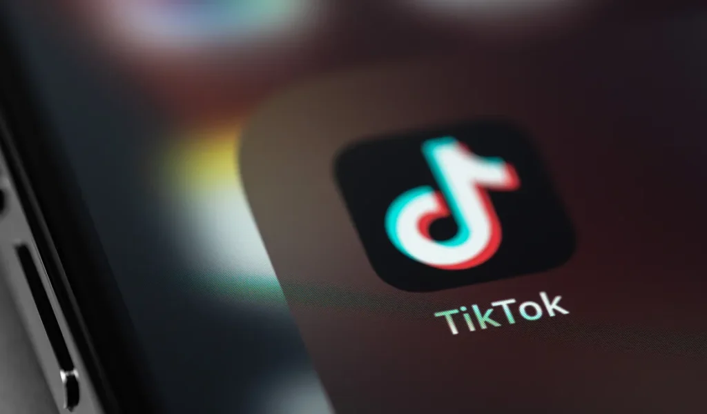 ターゲットに刺さる戦略的TikTok運用と動画制作